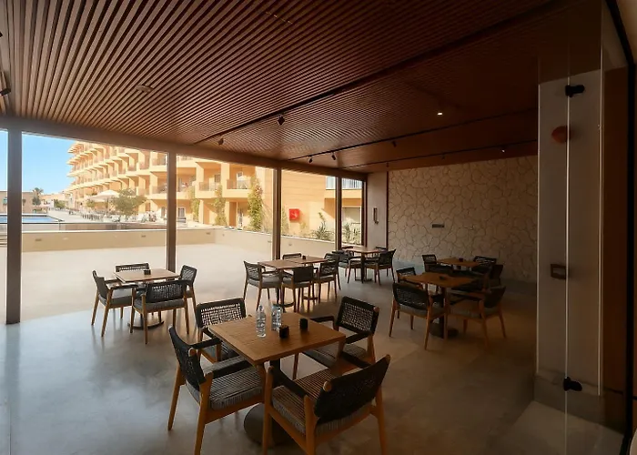 Apartmanhotel Selena Bay With Private - Voyage De Reve Gurdaka